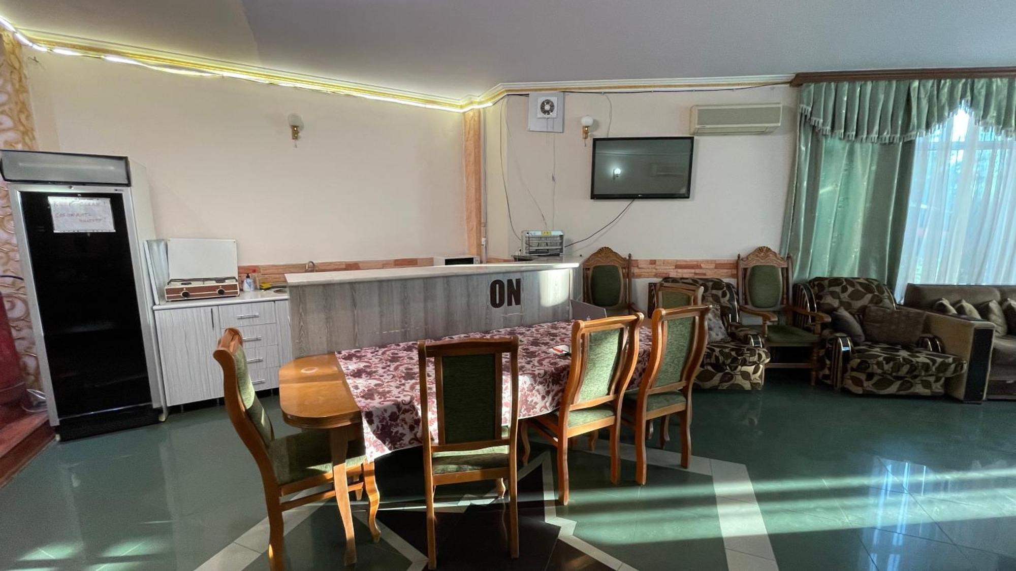 Citrus Guest House Jerevan Buitenkant foto