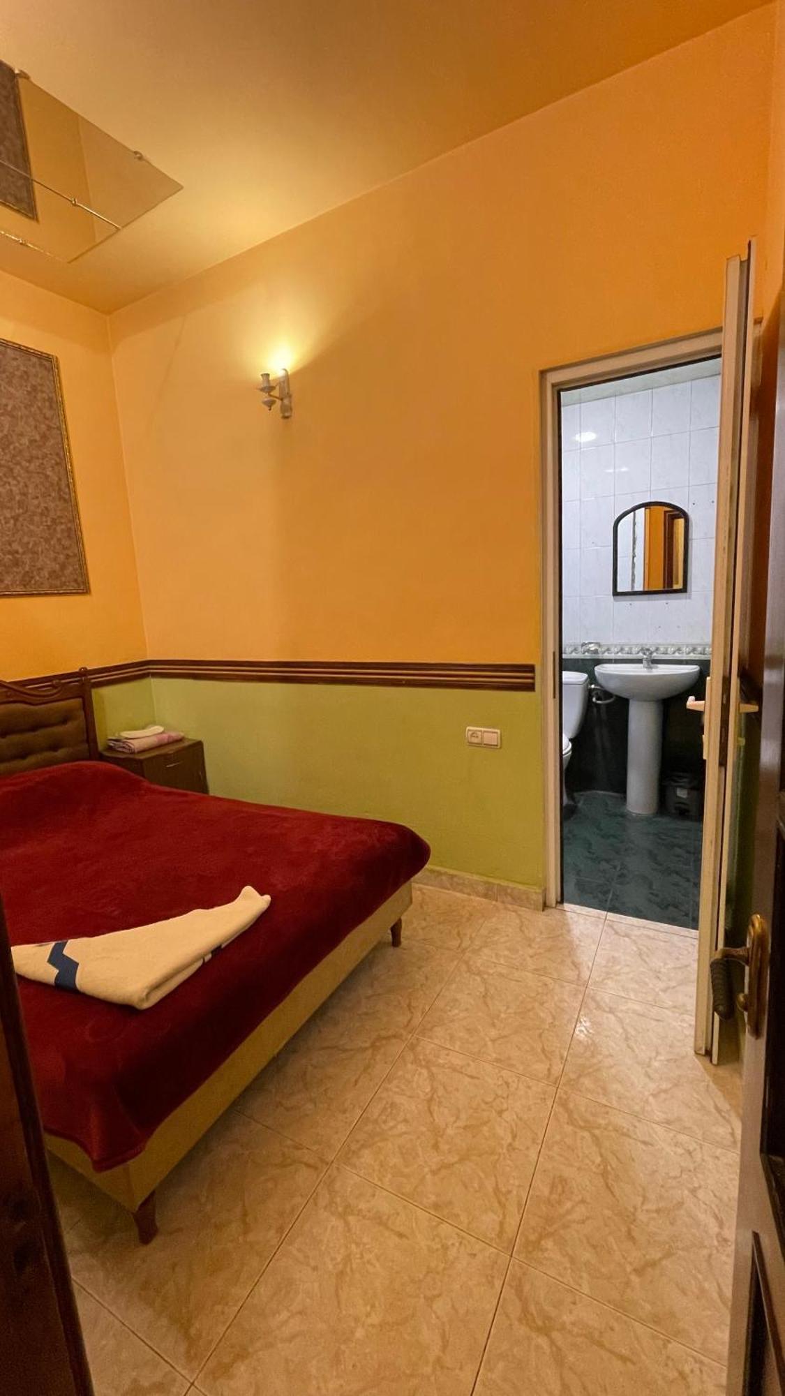 Citrus Guest House Jerevan Buitenkant foto