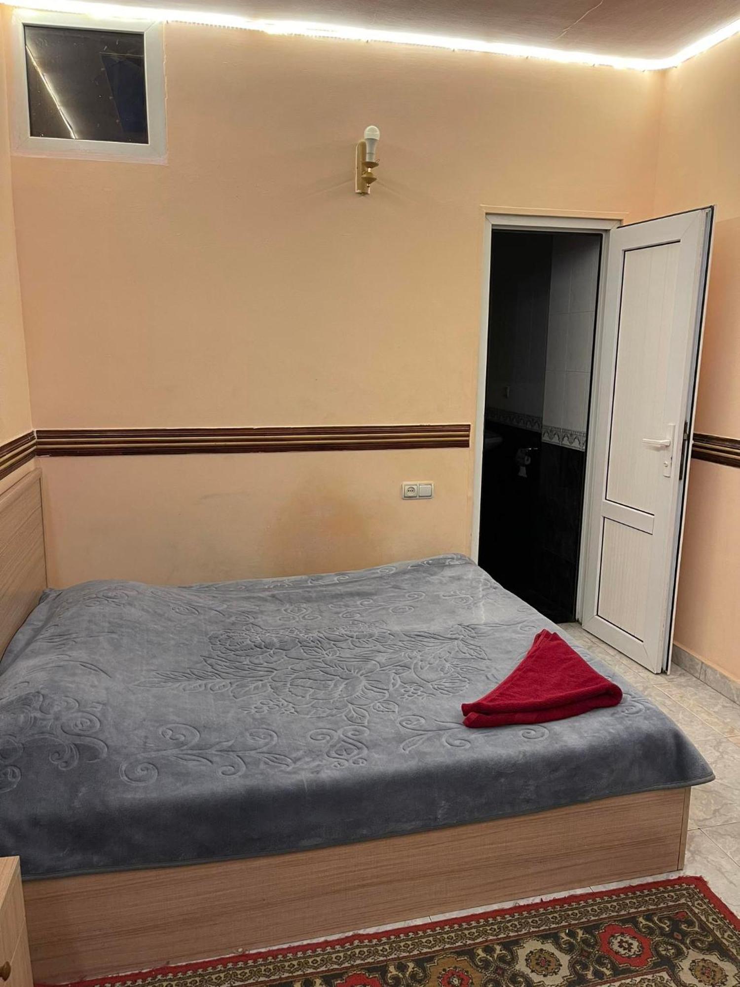 Citrus Guest House Jerevan Buitenkant foto