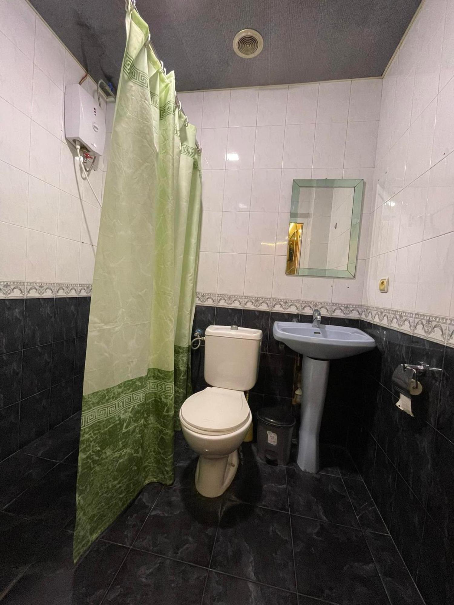 Citrus Guest House Jerevan Buitenkant foto